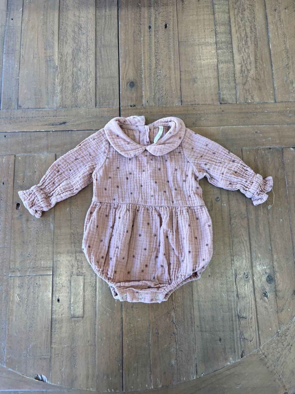 Rylee + cru mauve star long sleeve muslin bubble romper 3-6 months collared